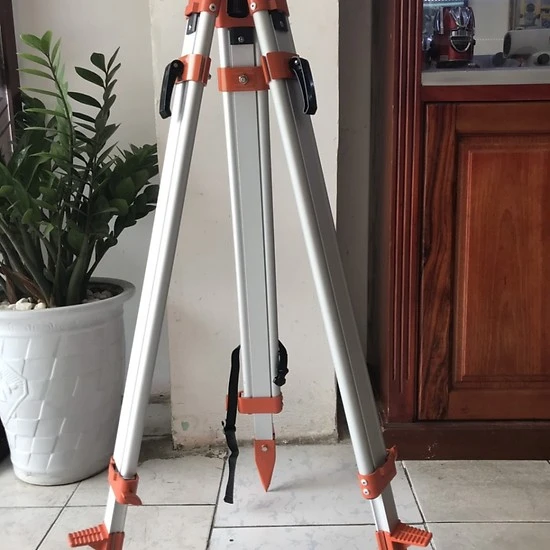 Chân máy thủy bình