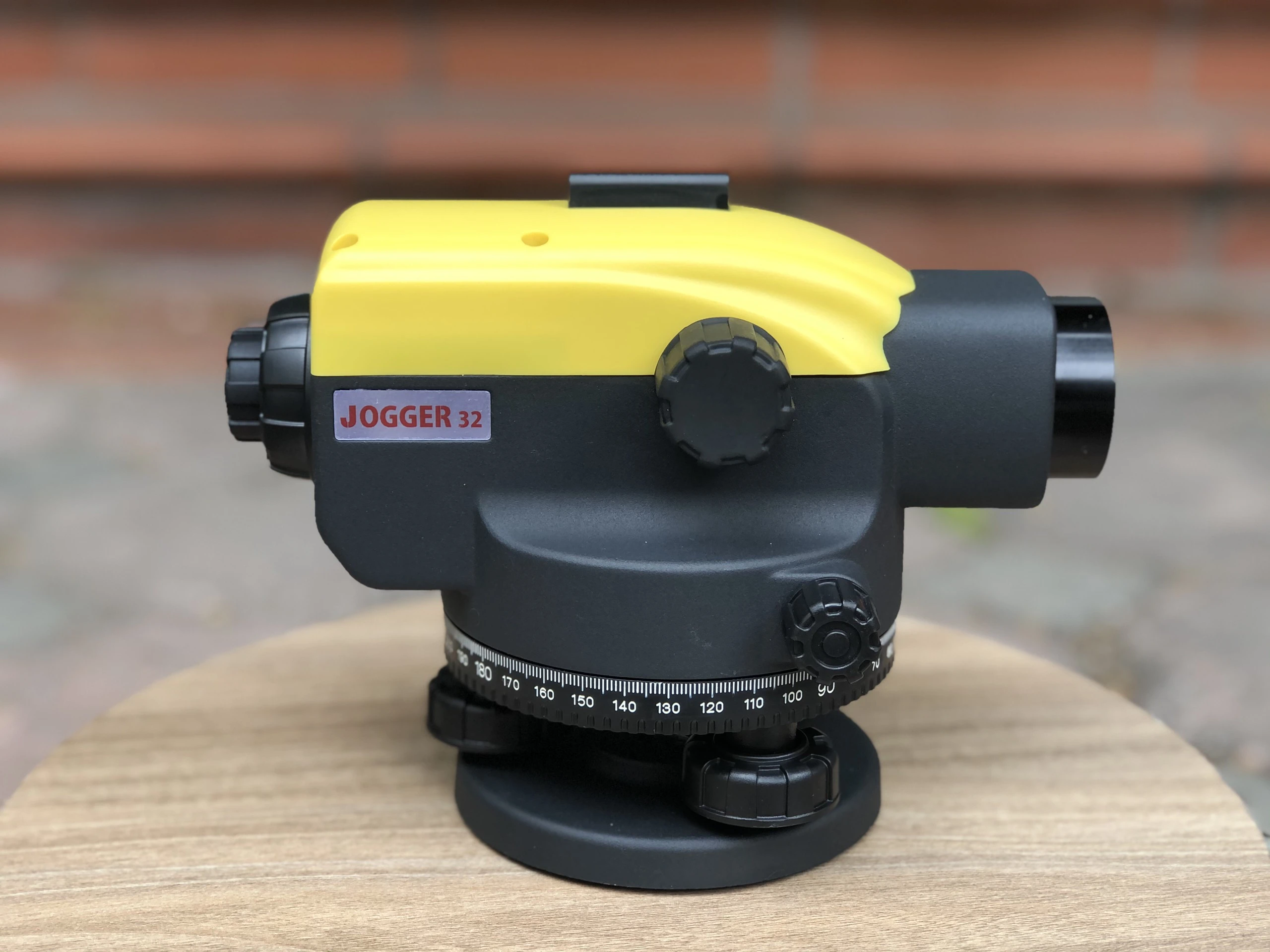 Máy thủy bình Leica Jogger 32