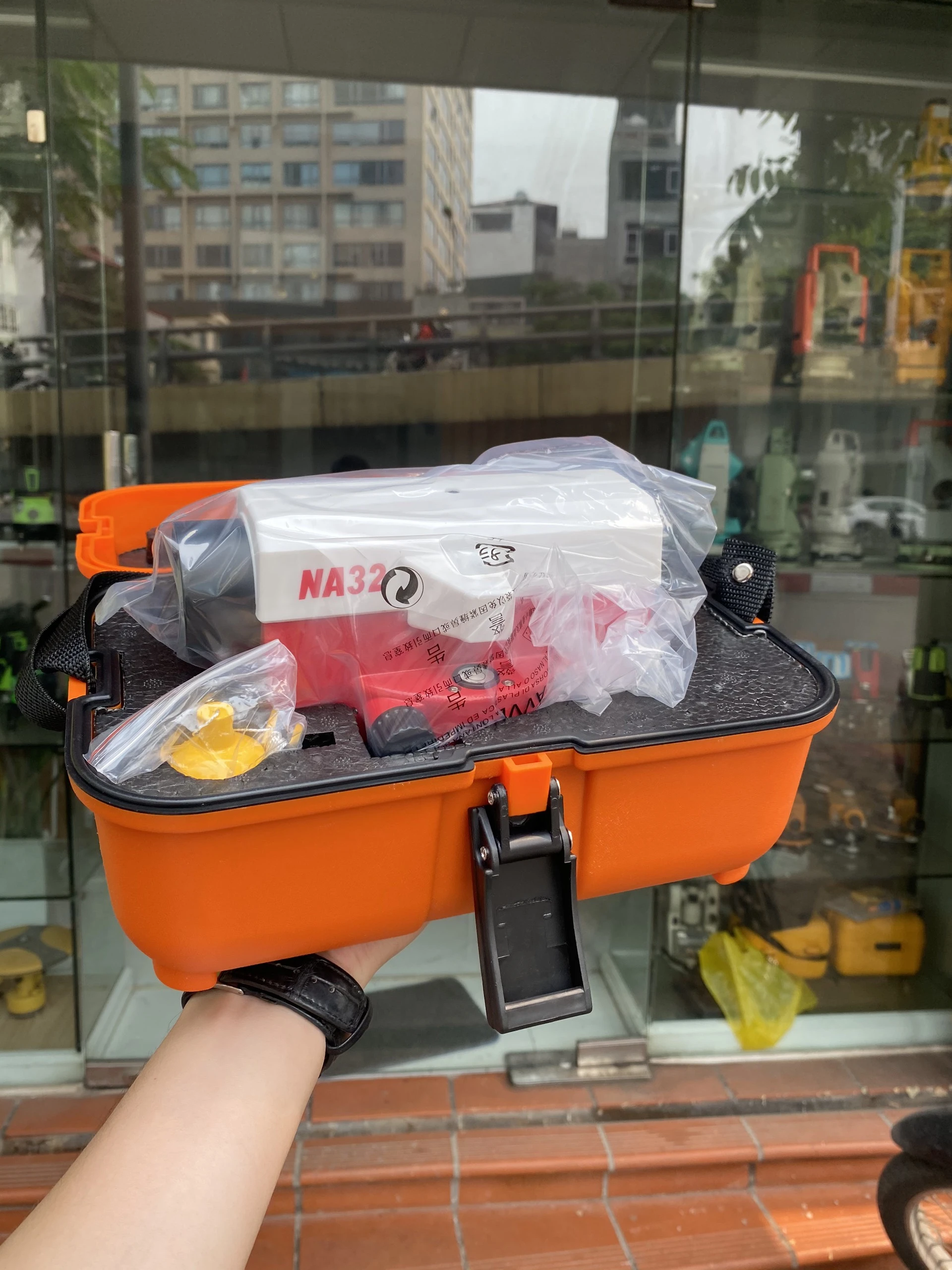 MÁY THUỶ BÌNH LEICA NA32